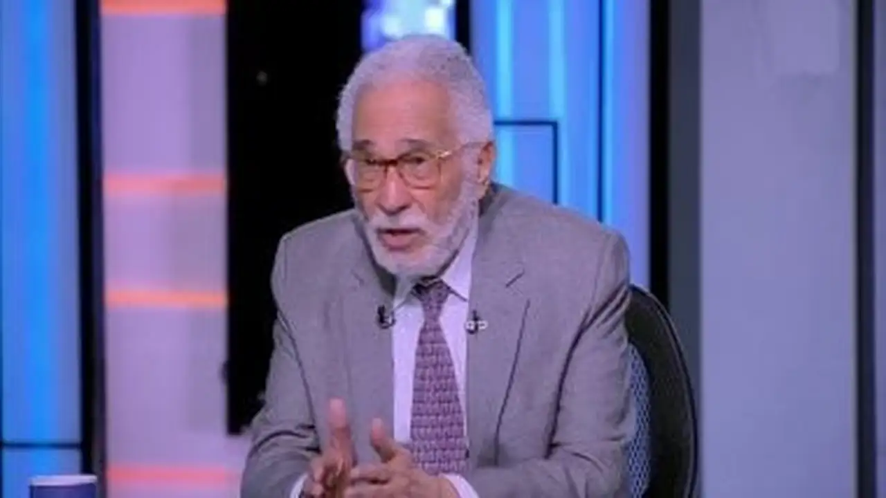 كواليس صعبة.. رشوان توفيق يروي تفاصيل مشهد عبدالرحمن أبو زهرة المكون من 12 صفحة
